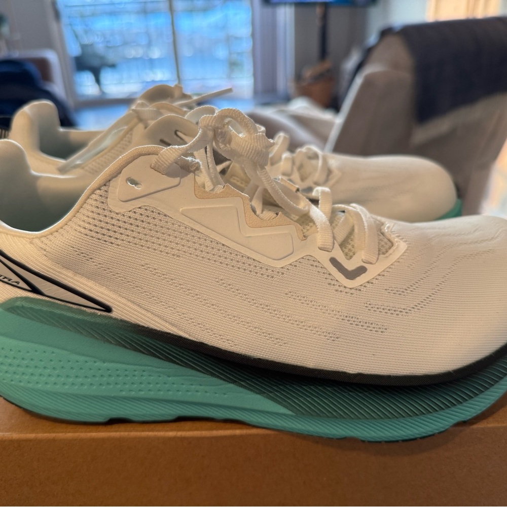 Altra Women's White and Teal Athletic Shoes